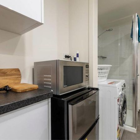Readyset Apartments On Anthony ملبورن المظهر الخارجي الصورة